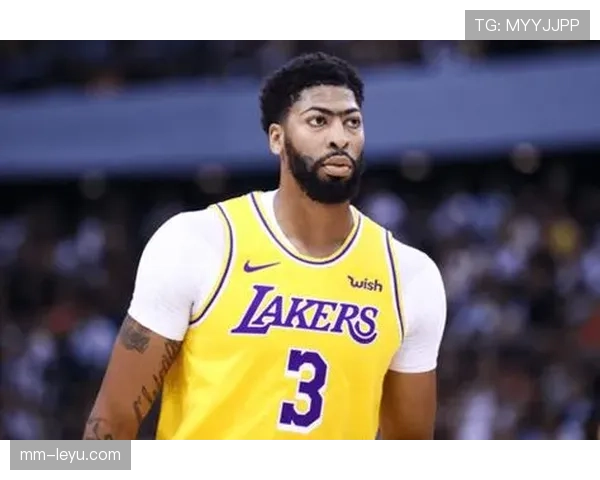 戴维斯职业生涯再攀新巅峰,多项数据刷新见证篮球传奇时刻 戴维斯职业生涯再攀新巅峰,多项数据刷新见证篮球传奇时刻