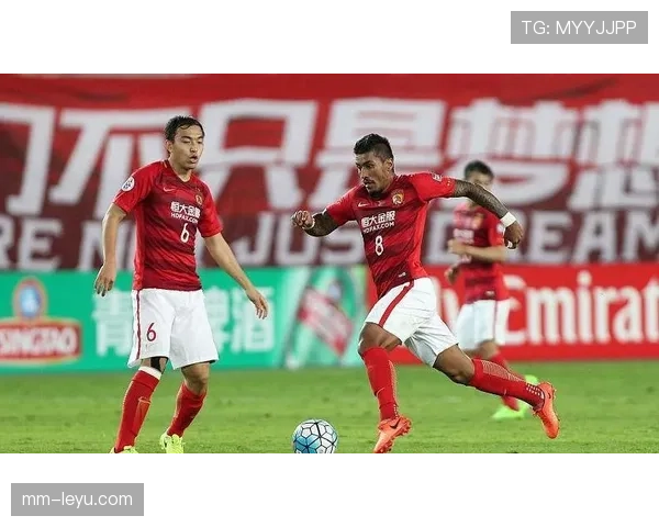 南美足球创新定位球战术引领全球风潮，助力球队表现稳健