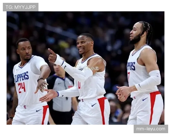 拉菲尼亚与安东尼:进攻效率与决策能力对比 拉菲尼亚与安东尼:进攻效率与决策能力对比