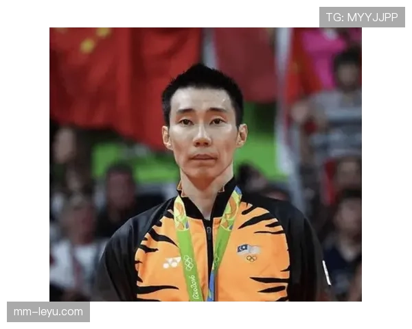 李宗伟比赛结束直接换球鞋，百万球迷却盯着他那双普通到爆的拖鞋看得目瞪口呆